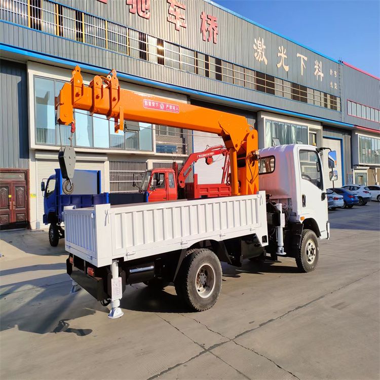 沁源县三轮随车吊定制 农用改装机自备吊中瑞长期出售